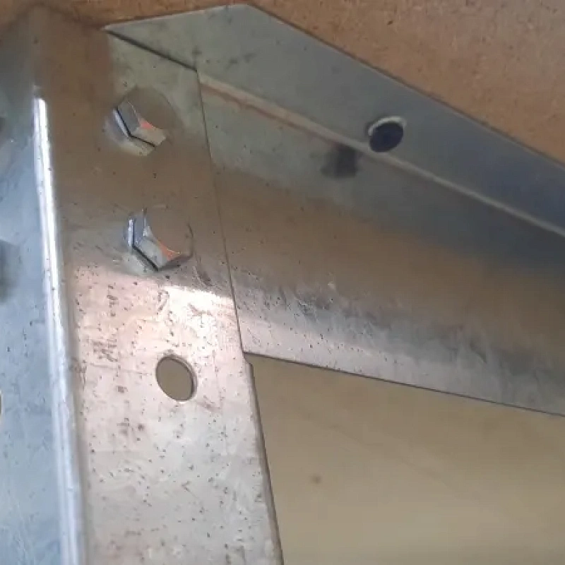 Стол производственный 800х600 с бортом