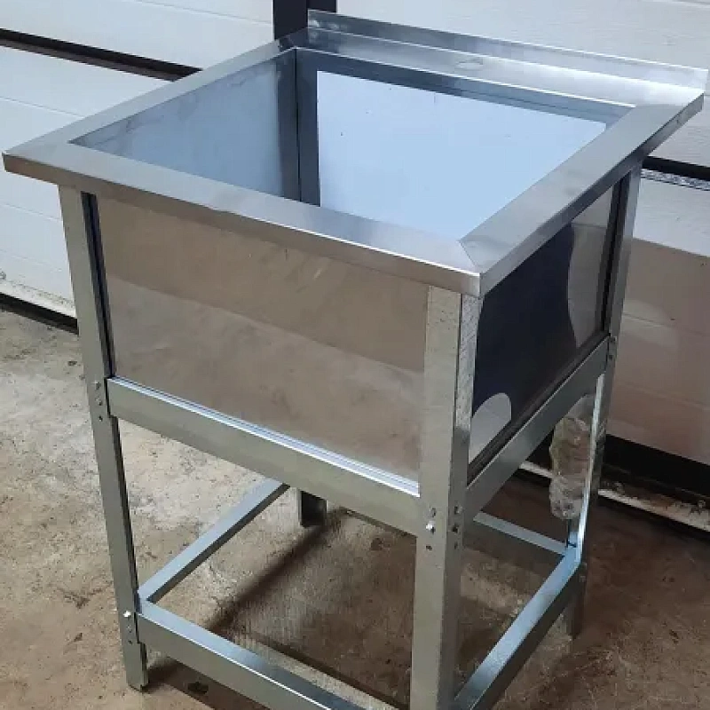 Ванна моечная из нержавеющей стали 600х600 с бортом и отверстием