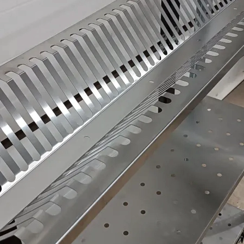 Стеллаж производственный из нержавеющей стали 1000*300 для сушки посуды 