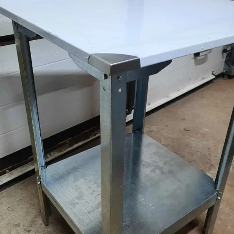 Стол производственный из нержавеющей стали 600х600 с бортом